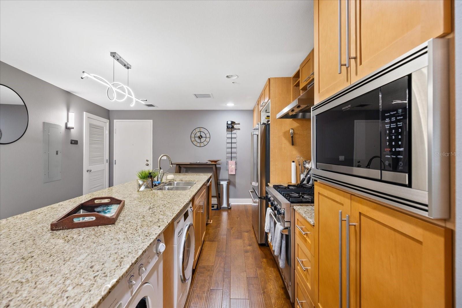 GRAND CENTRAL AT KENNEDY RESID - Residential