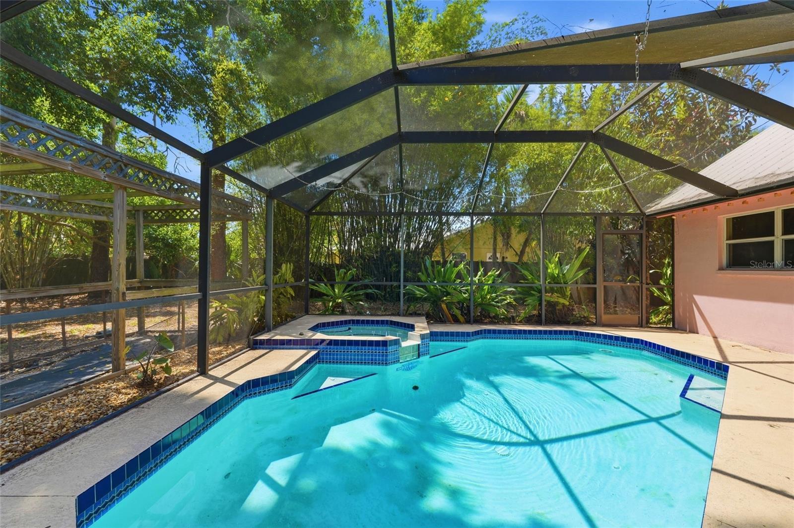 ASHWORTH PARK - Residential