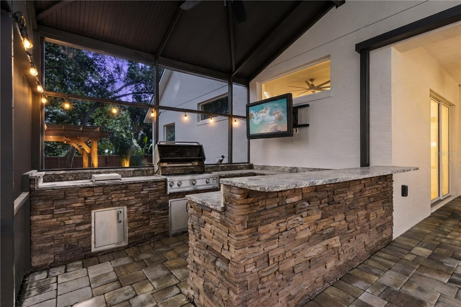 Casas a venda 2 - Jen Dantas 435 W VENTRIS AVENUE