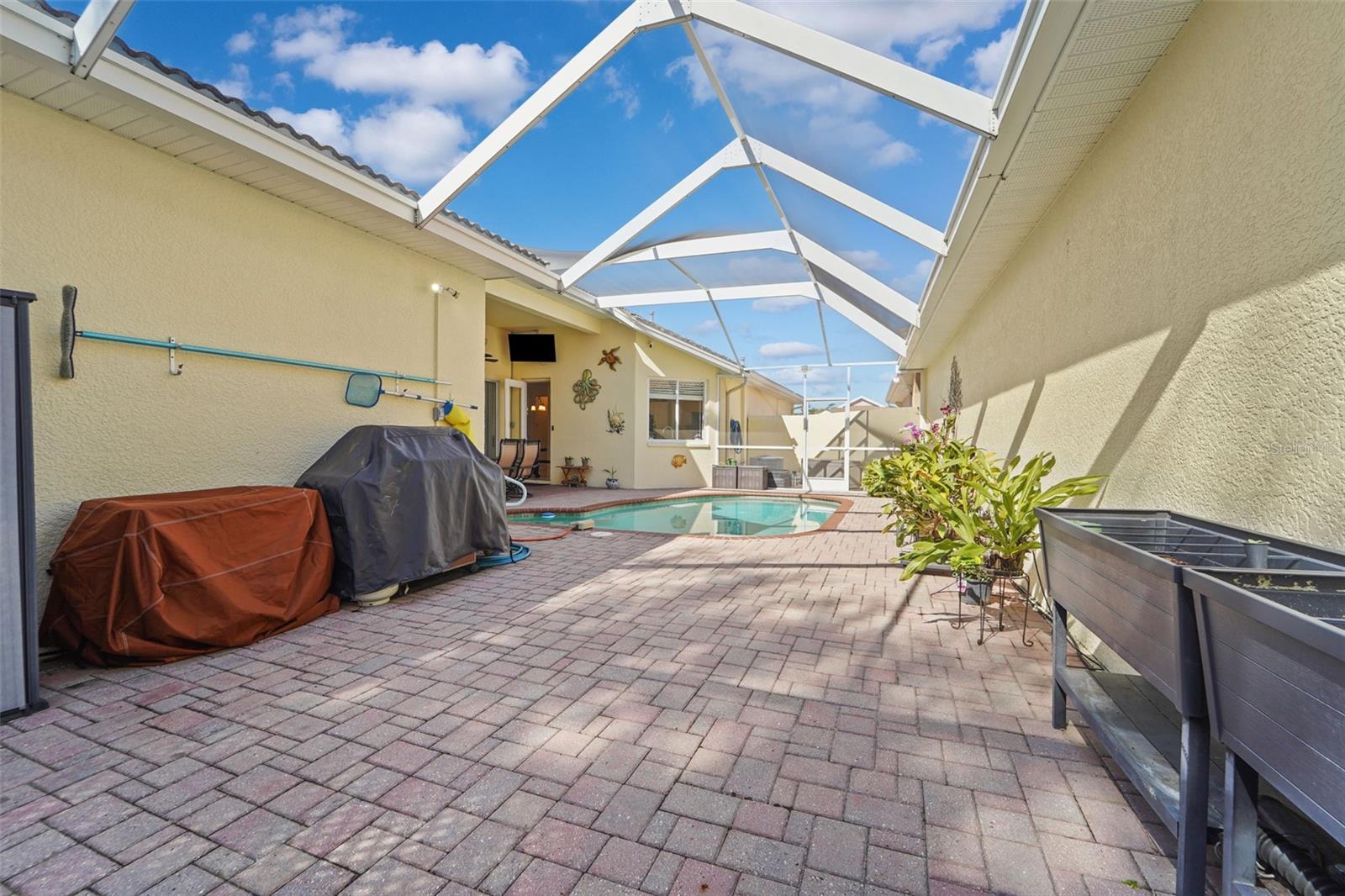 HERNANDO OAKS PH 1 - Residential