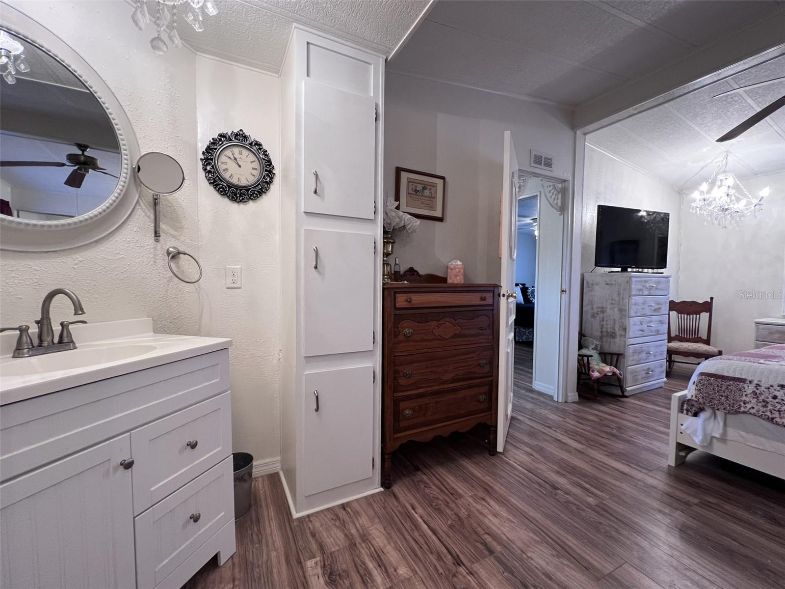 FLORAL LAKES - Residential