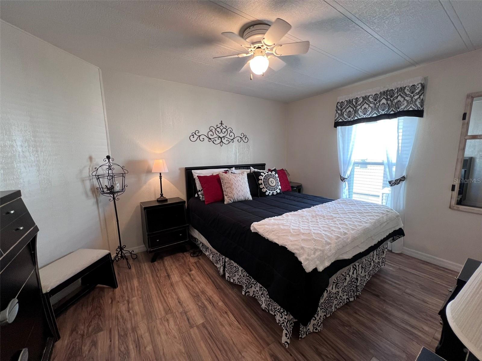 FLORAL LAKES - Residential