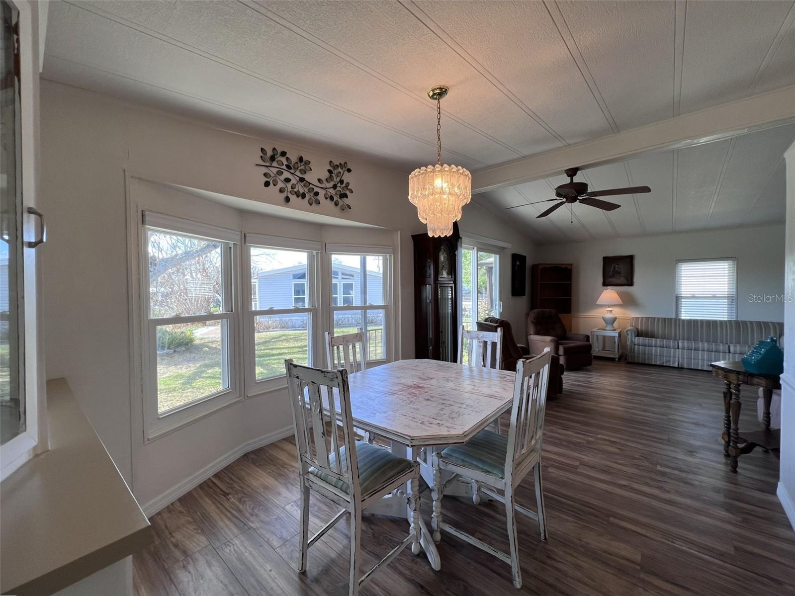 FLORAL LAKES - Residential