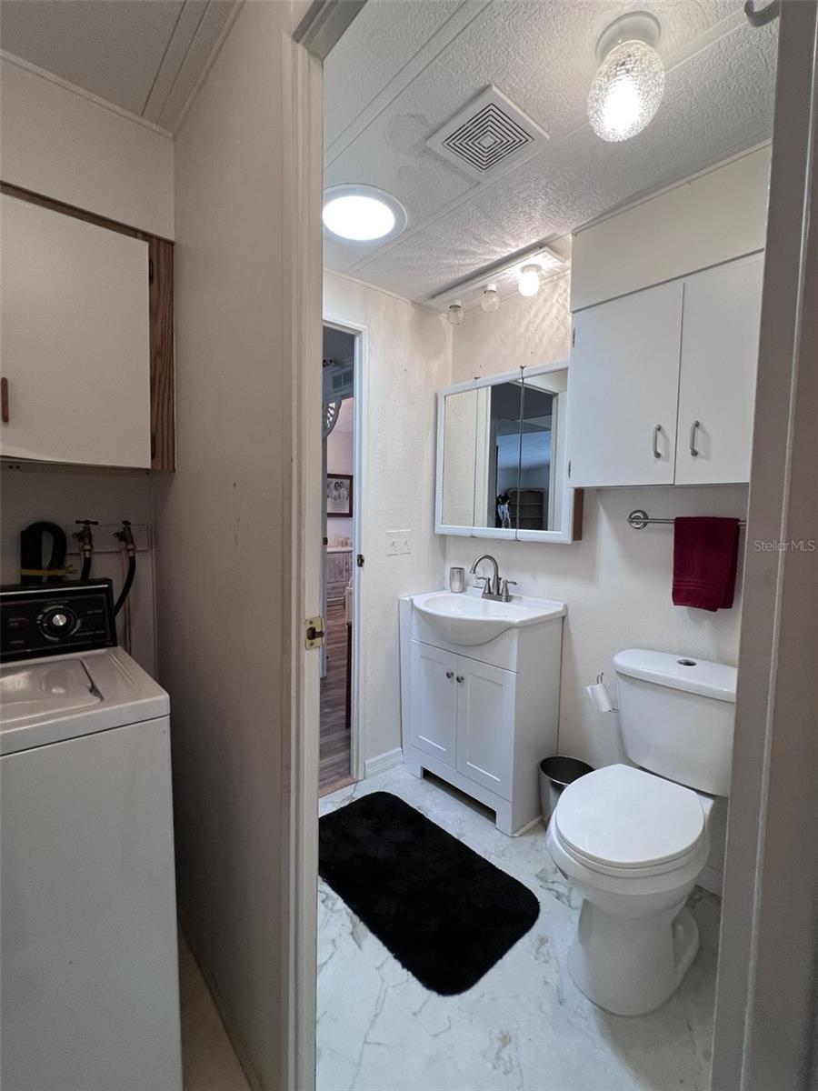 FLORAL LAKES - Residential