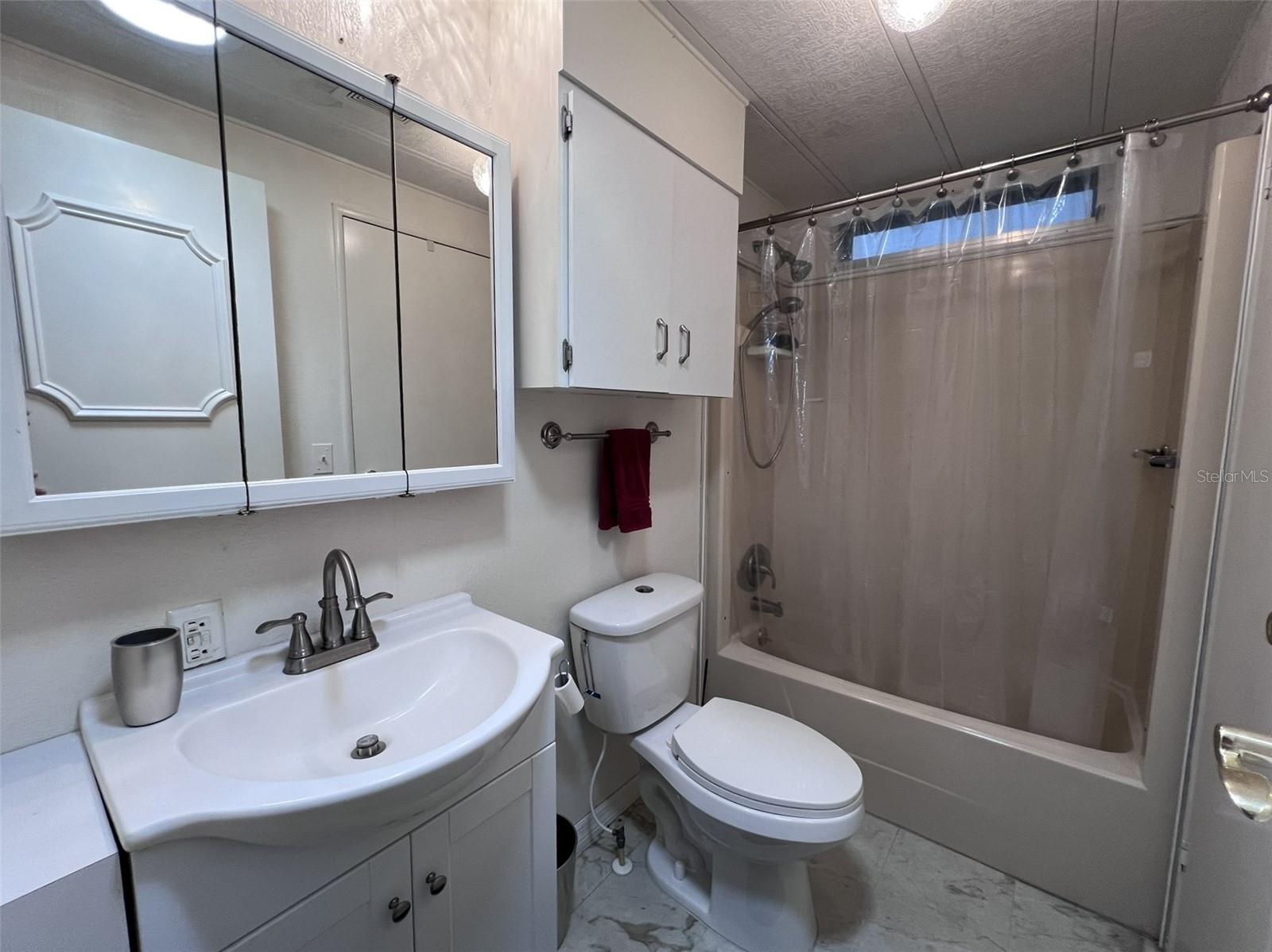 FLORAL LAKES - Residential