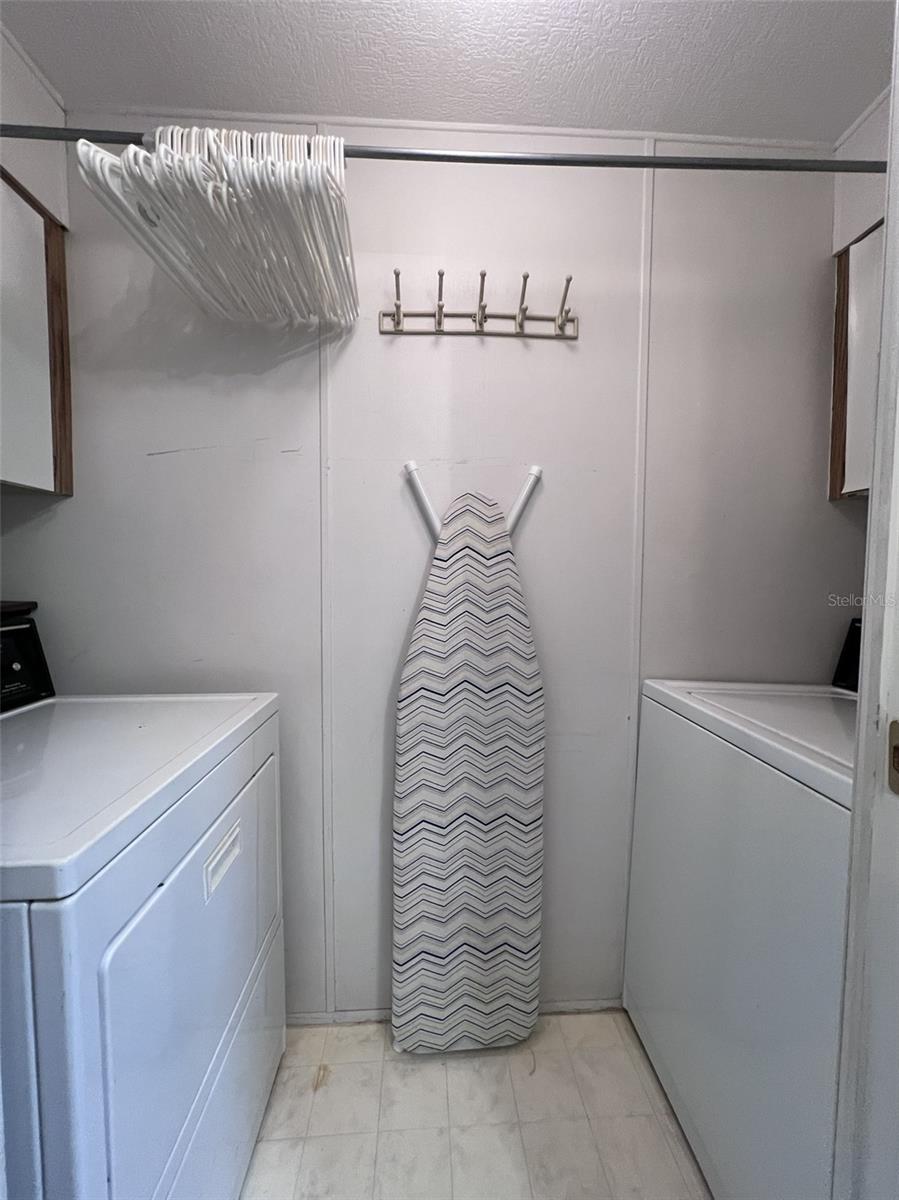 FLORAL LAKES - Residential