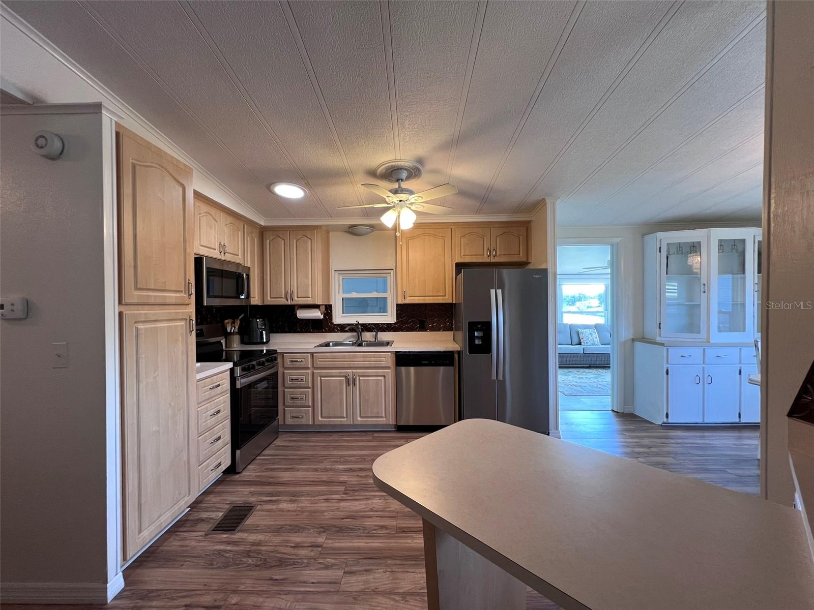 FLORAL LAKES - Residential