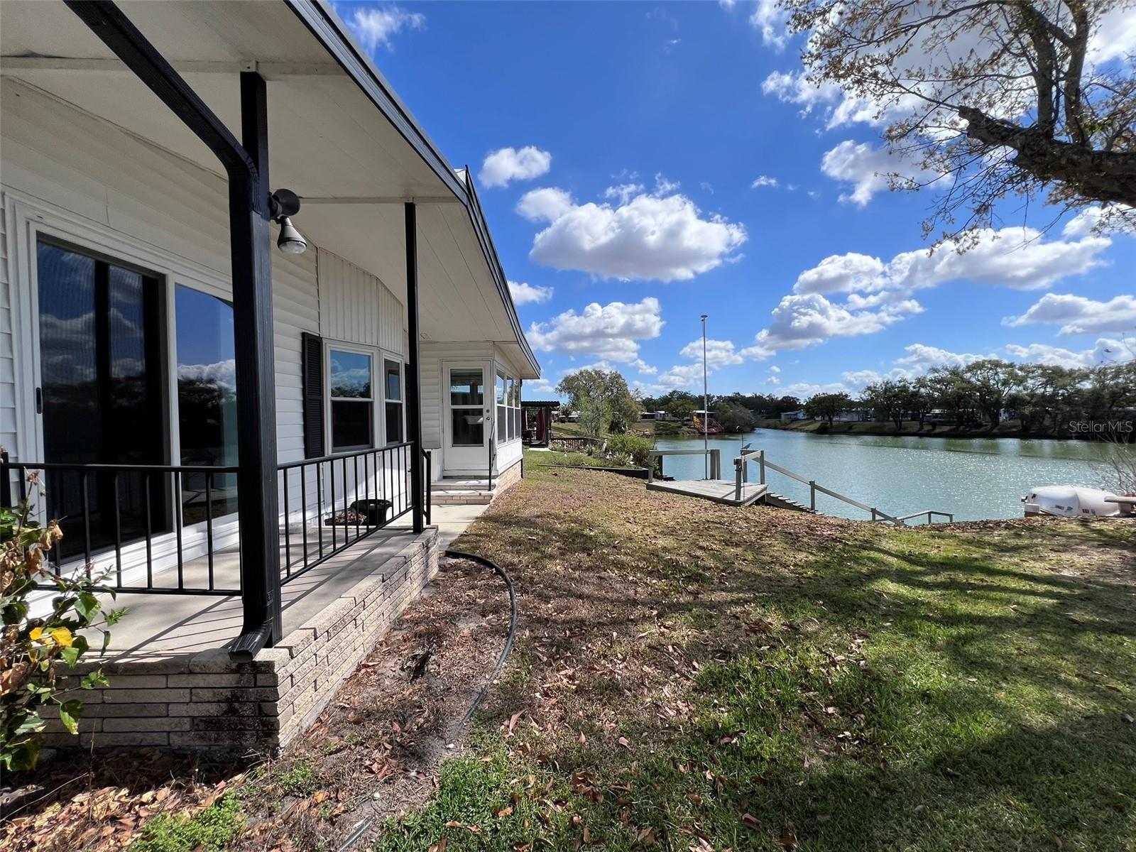 FLORAL LAKES - Residential