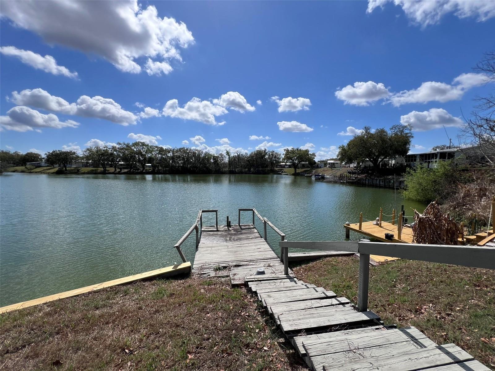 FLORAL LAKES - Residential