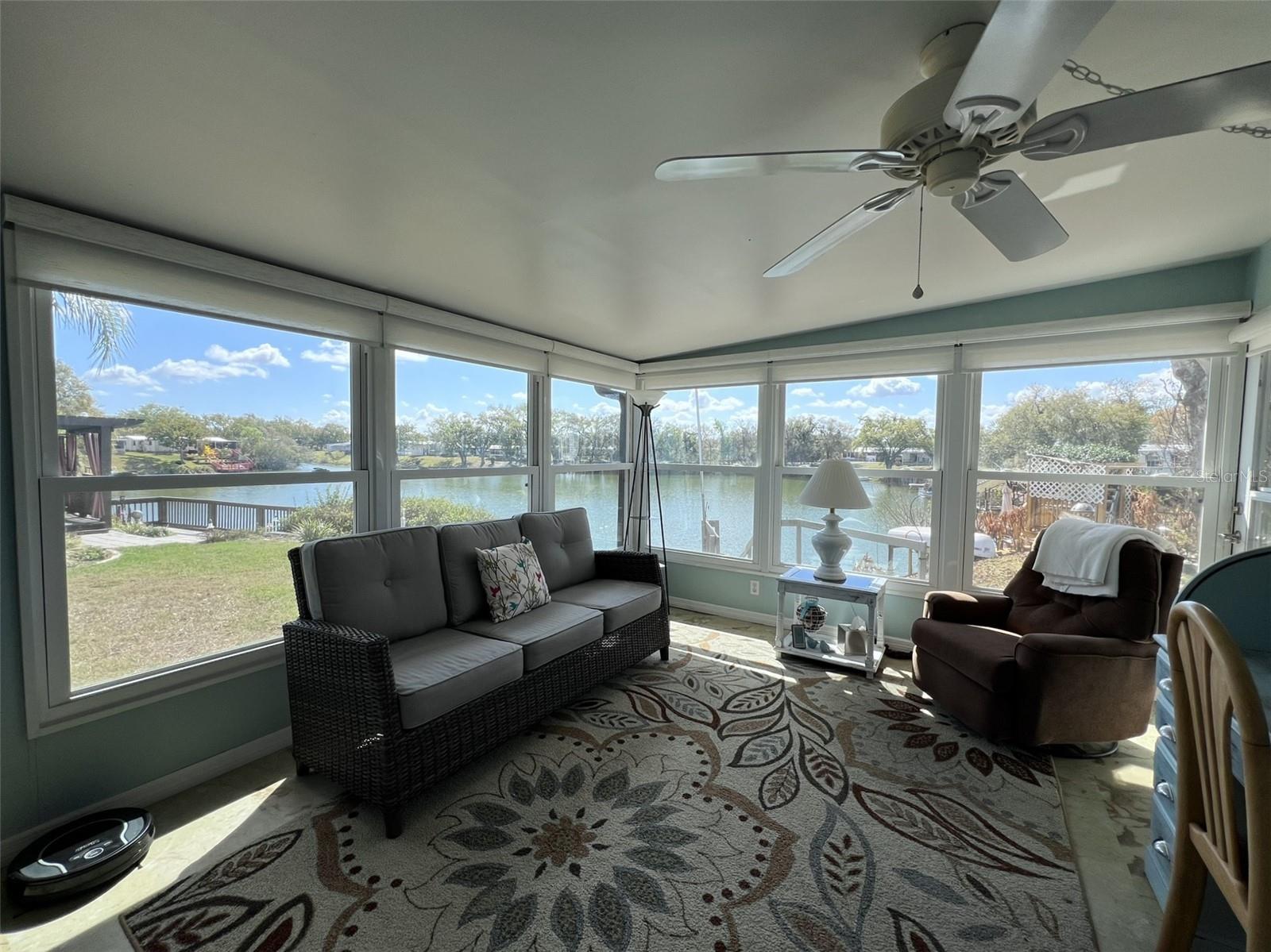 FLORAL LAKES - Residential