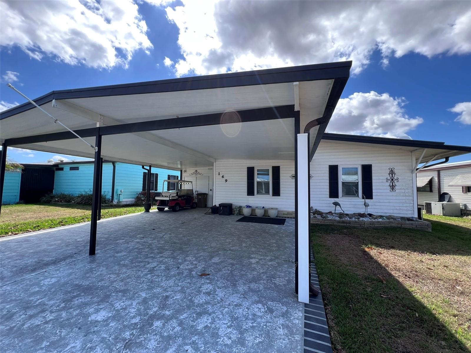 FLORAL LAKES - Residential