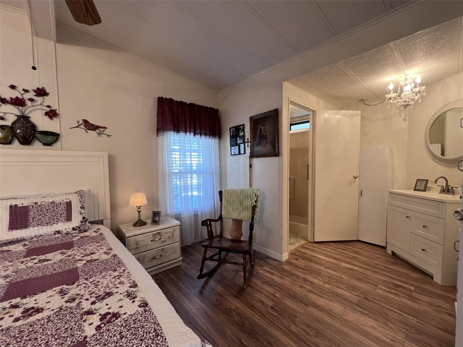 FLORAL LAKES - Residential