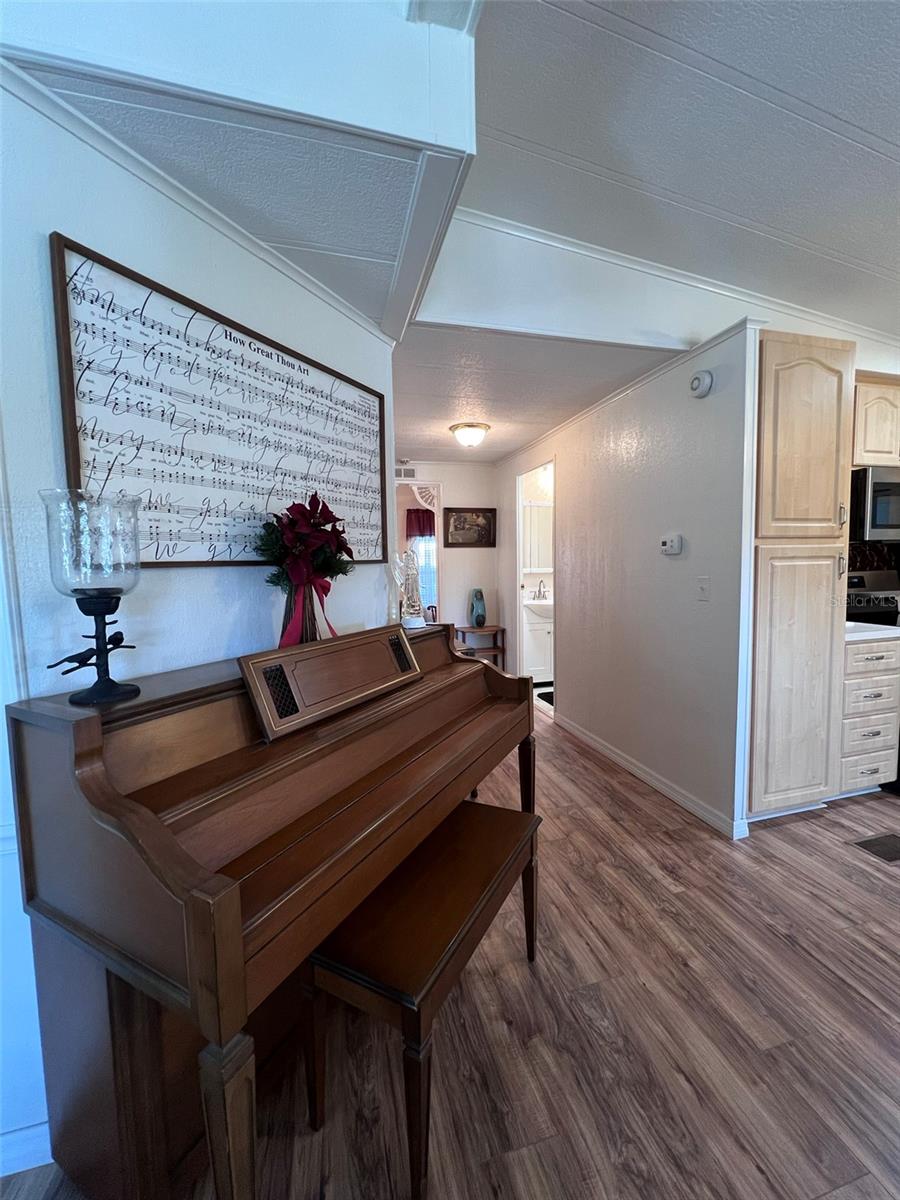 FLORAL LAKES - Residential