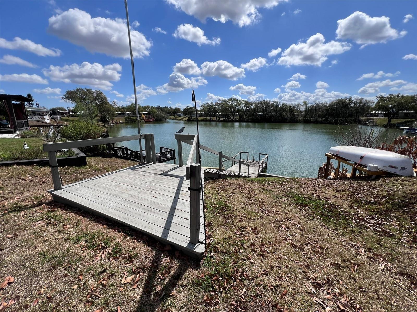 FLORAL LAKES - Residential