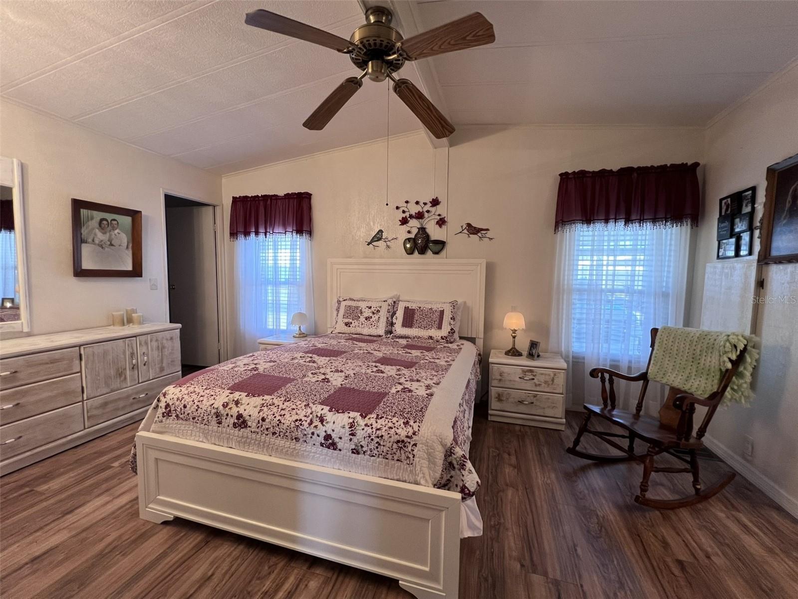 FLORAL LAKES - Residential