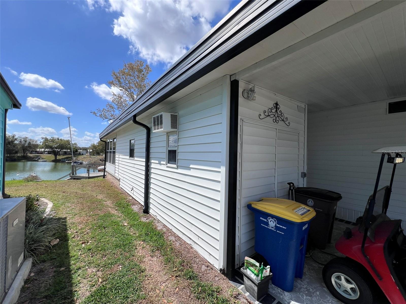 FLORAL LAKES - Residential