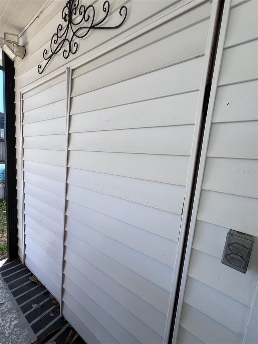 FLORAL LAKES - Residential