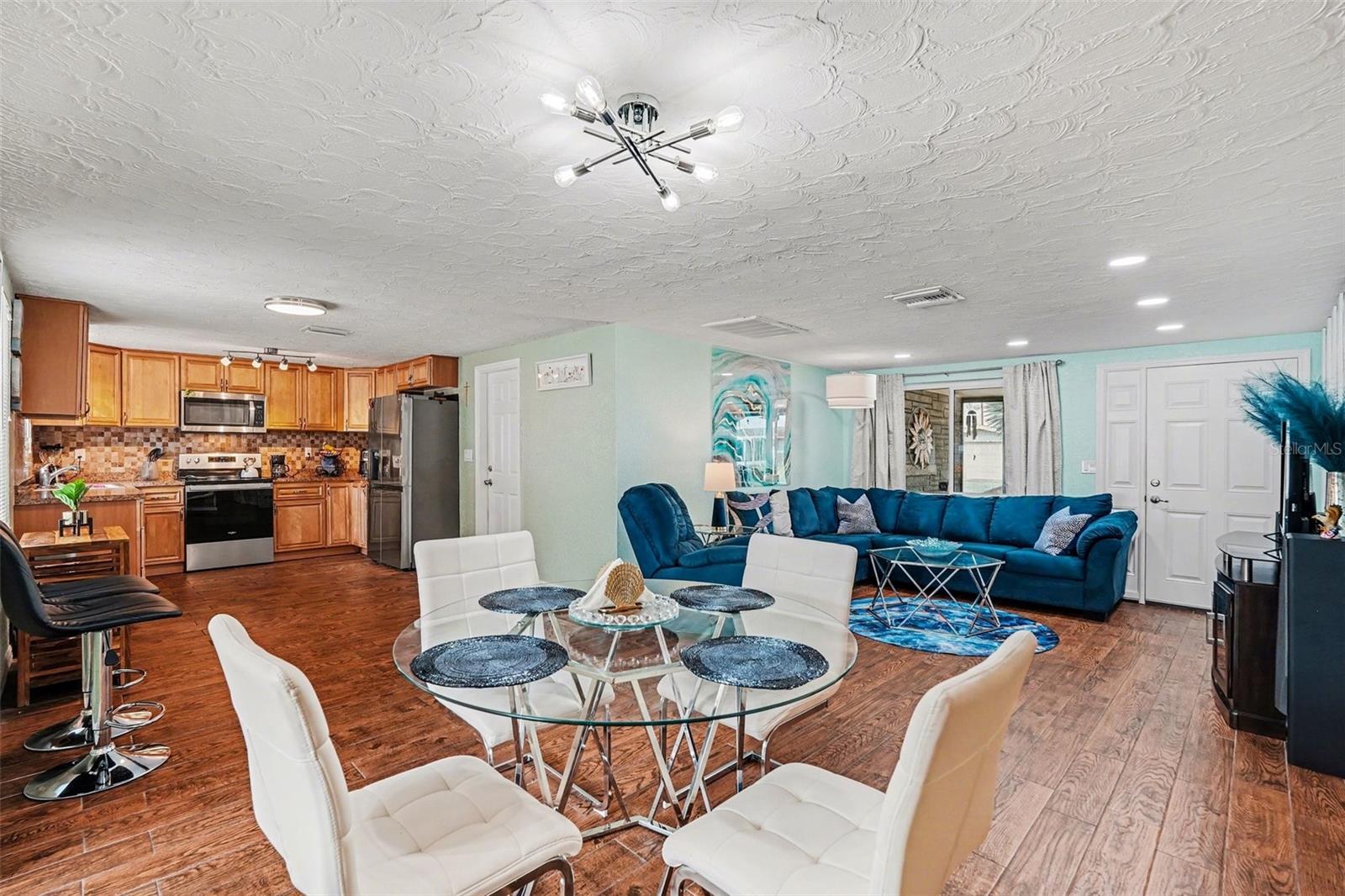 HOLIDAY GARDEN ESATES - Residential