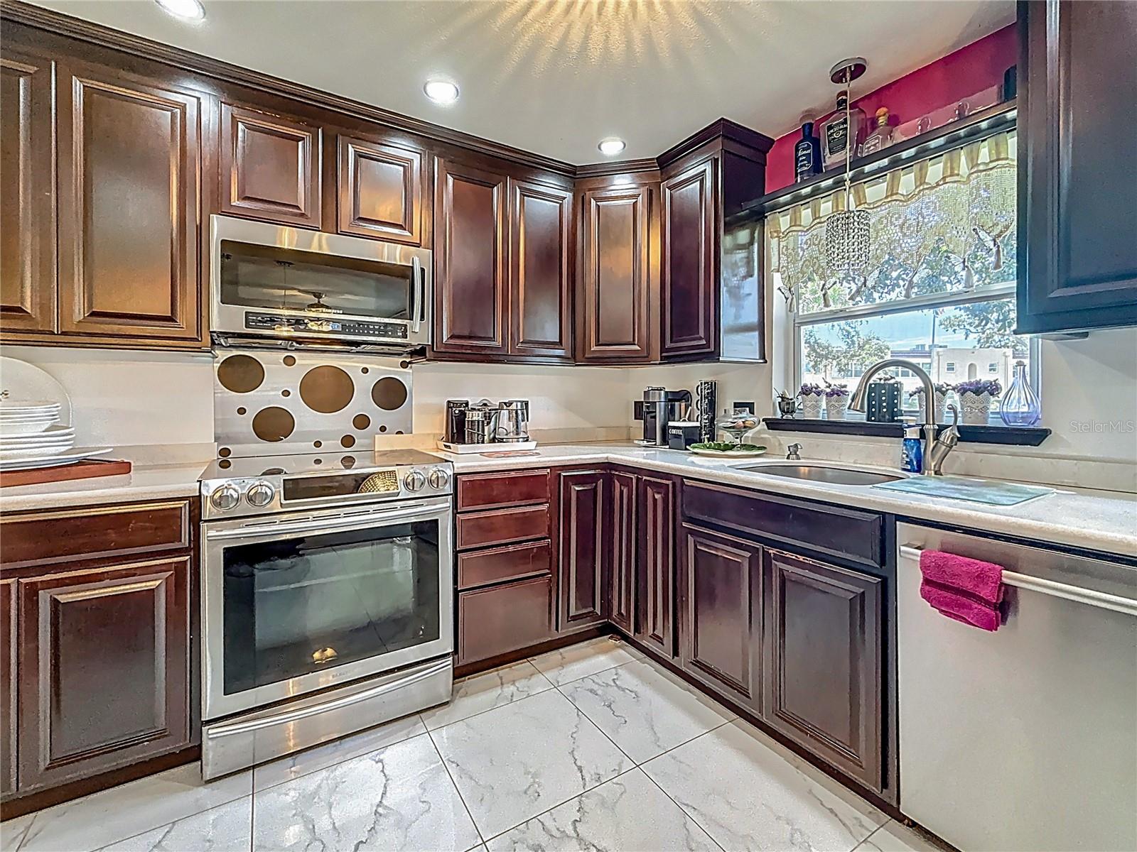 GARDENS THE CONDO - Residential