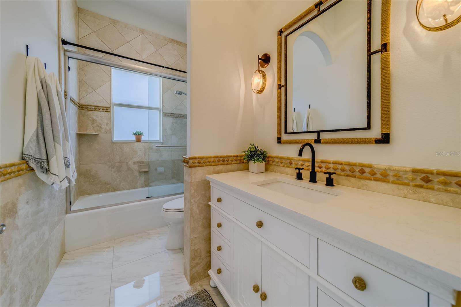 BELLE VISTA POINT 2ND ADD - Residential