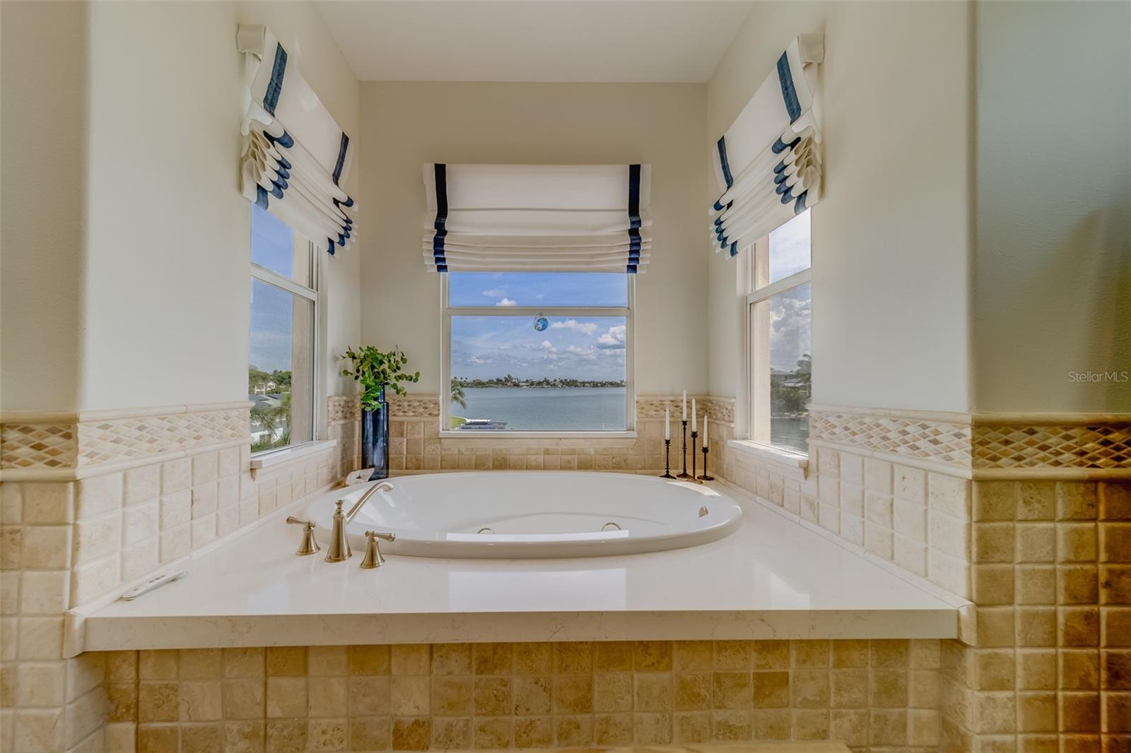 BELLE VISTA POINT 2ND ADD - Residential