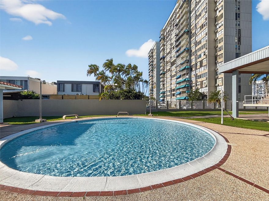 Beautiful apartment for sale at Condominio Mundo Feliz, perfectly located in Carolina, Isla Verde, one of the most desirable and convenient areas near beaches, restaurants, and services. Just 10 minutes from Luis Muñoz Marín International Airport and 5 minutes from the beach, this location offers unmatched accessibility and lifestyle. 

This 50 m² residence features a spacious living area with breathtaking panoramic views of Laguna San José, bringing natural light and stunning scenery into every corner of the home. It includes 2 bedrooms, 2 full bathrooms, and a fully equipped kitchen, ready to move in or rent immediately. 

Condominium amenities include pools, controlled access, and well-maintained common areas, providing comfort and security in a relaxed community setting. Situated near major attractions, Isla Verde’s vibrant lifestyle and strong rental demand make this an excellent opportunity for primary residence, vacation home, or investment property. No airbnb allowed.