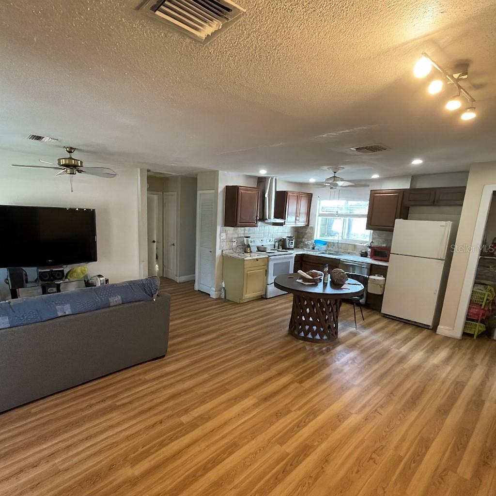 FIVACRES - Residential