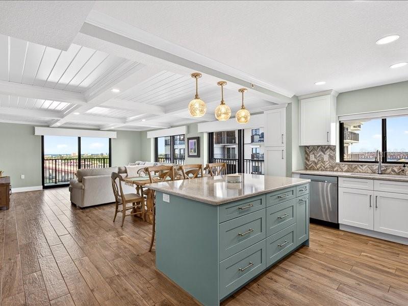 DIAMOND HEAD POINT CONDO - Residential