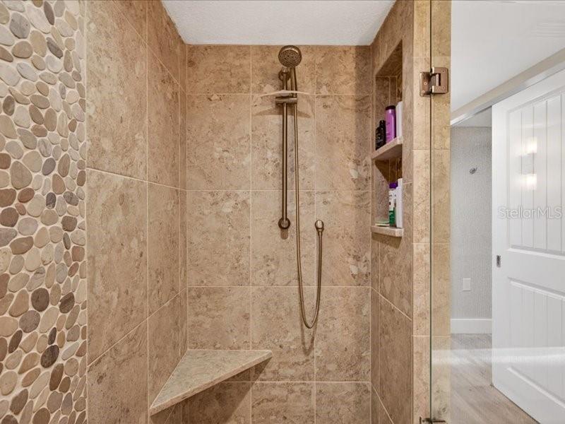 DIAMOND HEAD POINT CONDO - Residential