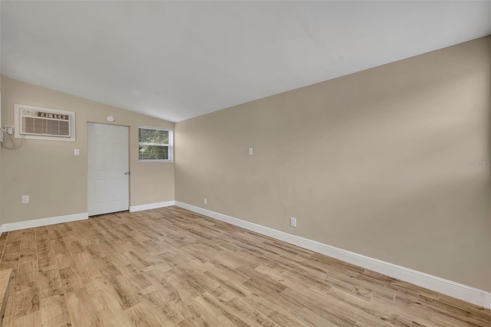DELTONA LAKES UNIT 01 - Residential