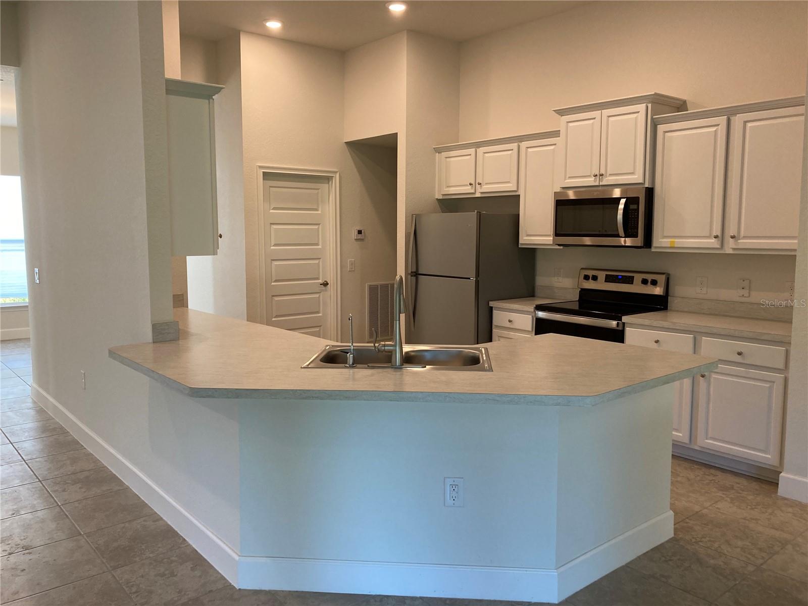 PORT CHARLOTTE SUB 08 - Residential Lease