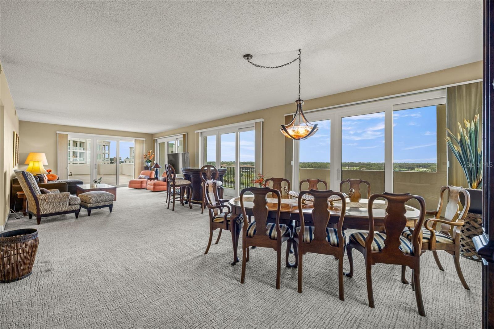 Casas a venda 2 - Jen Dantas 6 BELLEVIEW BOULEVARD 801