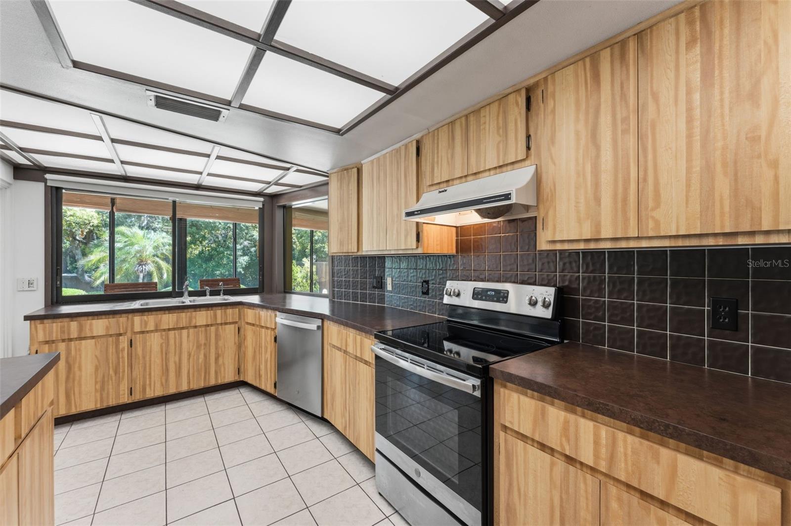KENNEDYS HARRY SUB - Residential