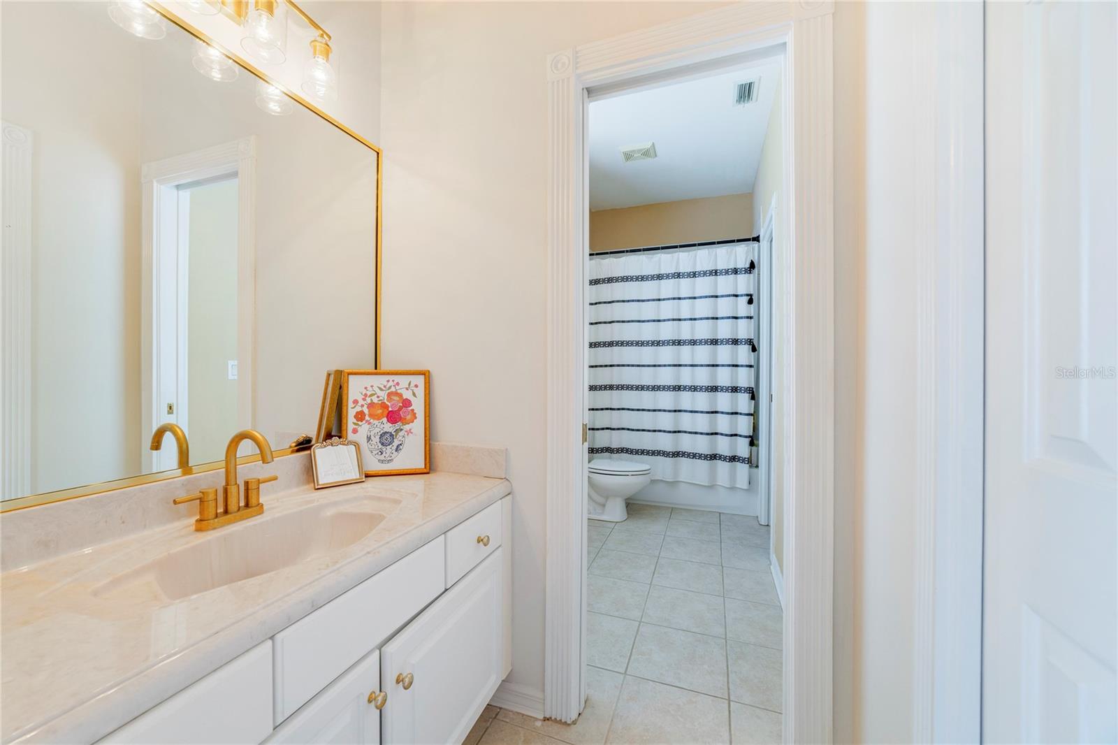 MOUNT DORA COUNTRY CLUB MOUNT DORA UNIT 02 - Residential