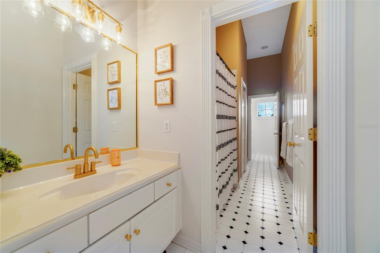 MOUNT DORA COUNTRY CLUB MOUNT DORA UNIT 02 - Residential