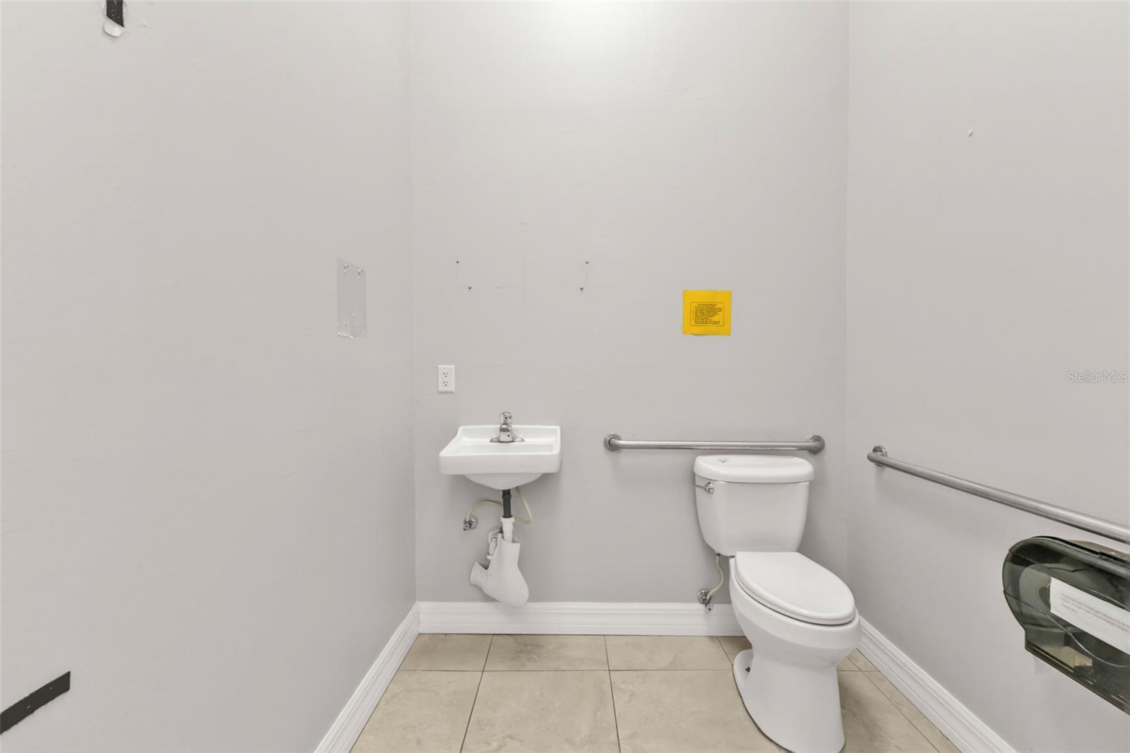 WILSONS ADD CHARLOTTE HARBOR - Commercial Lease