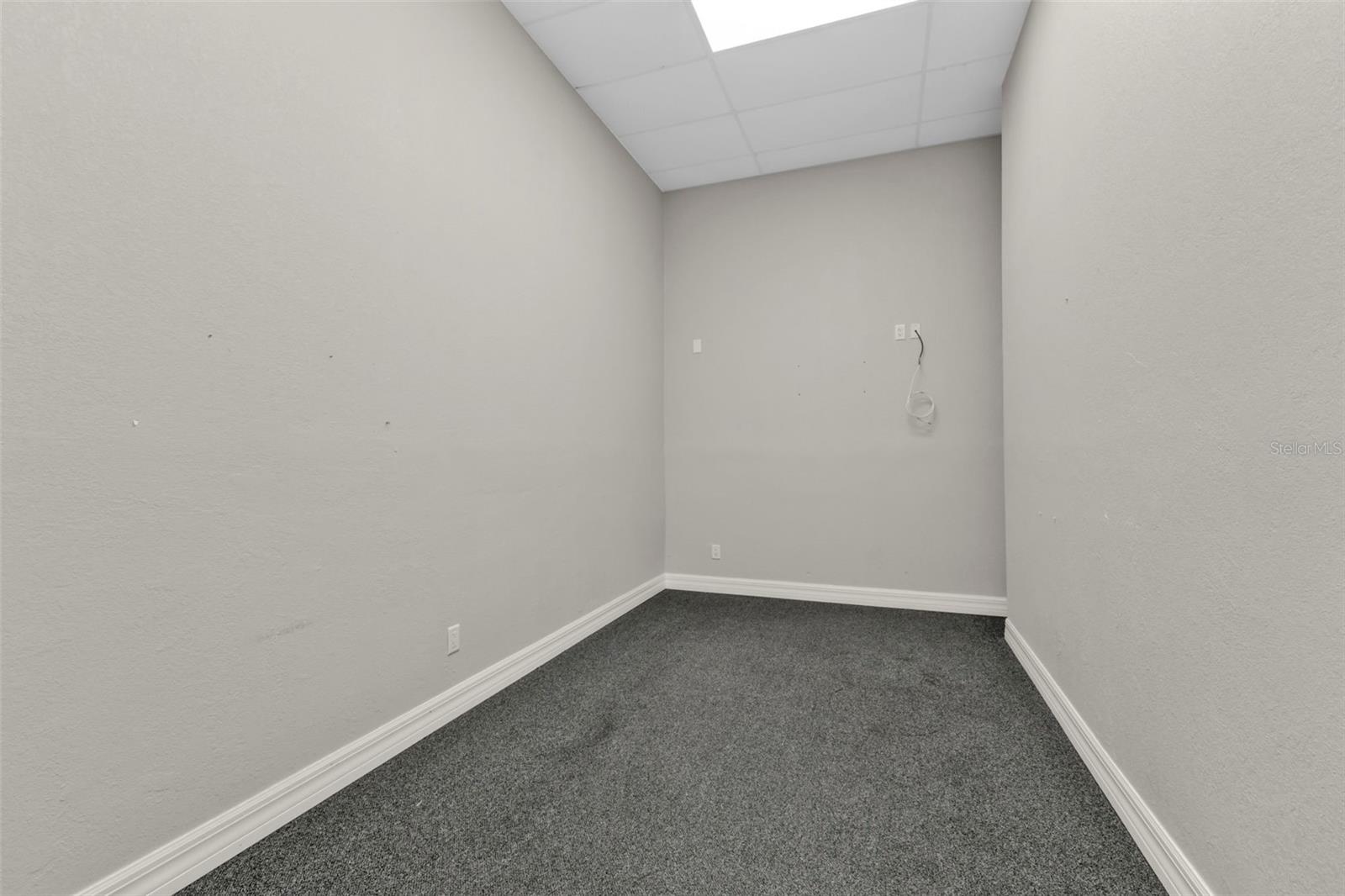 WILSONS ADD CHARLOTTE HARBOR - Commercial Lease