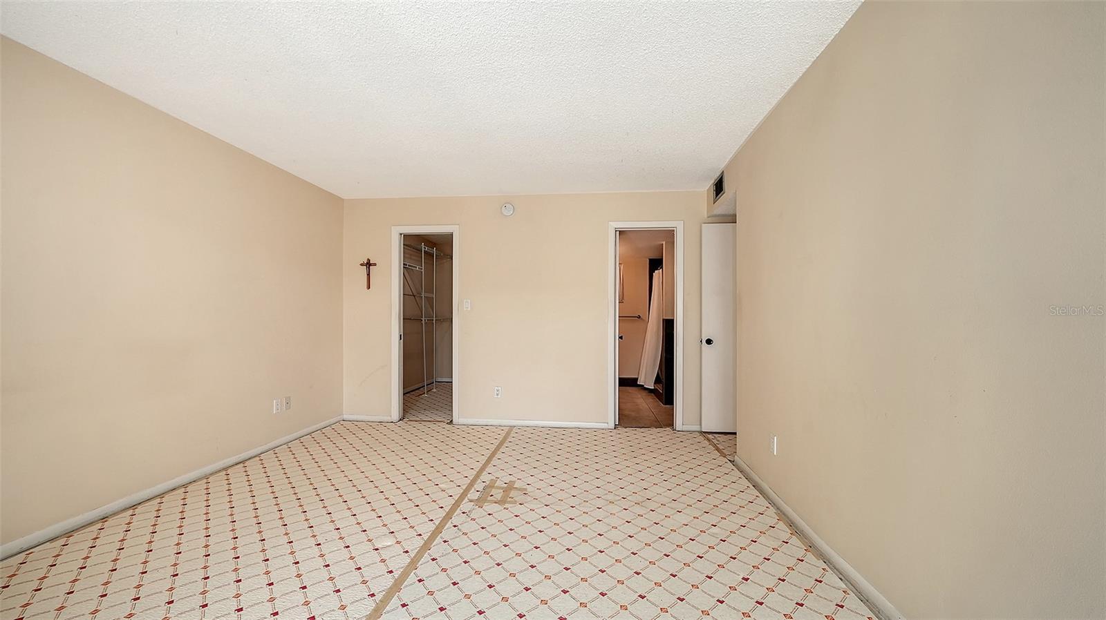 LONGBOAT HARBOUR - Residential