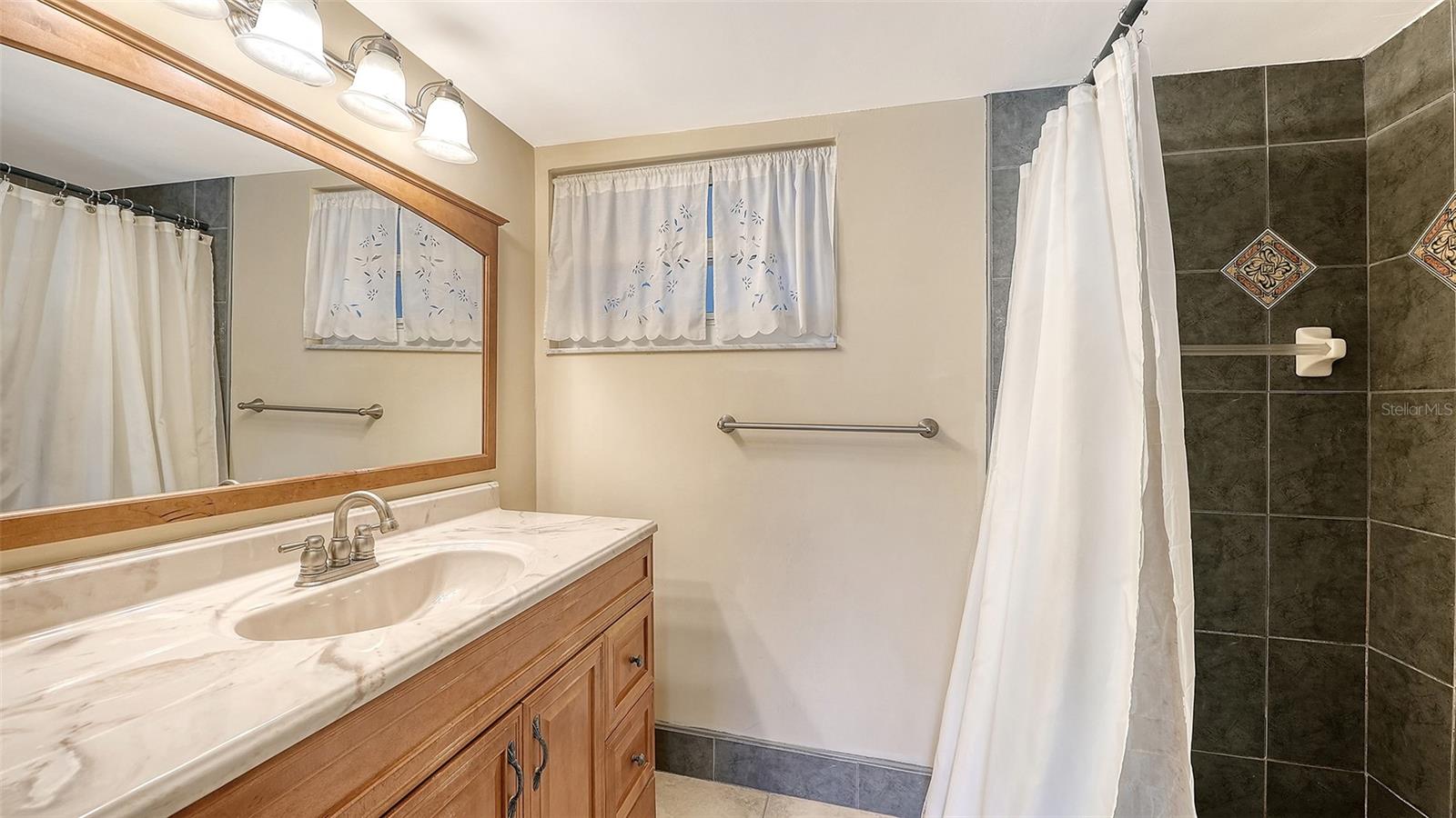 LONGBOAT HARBOUR - Residential