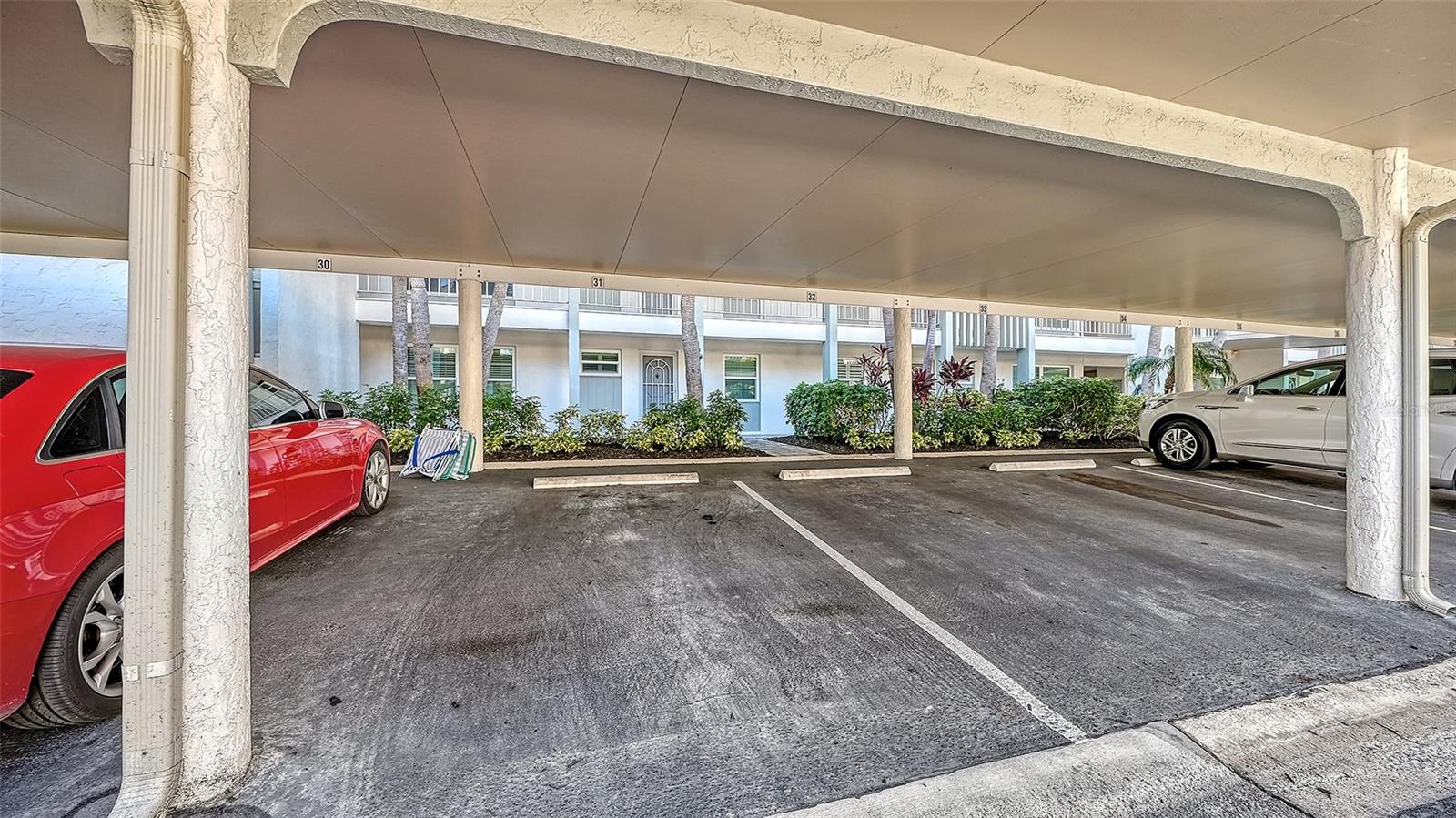 LONGBOAT HARBOUR - Residential