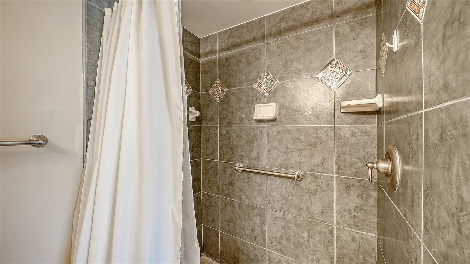 LONGBOAT HARBOUR - Residential