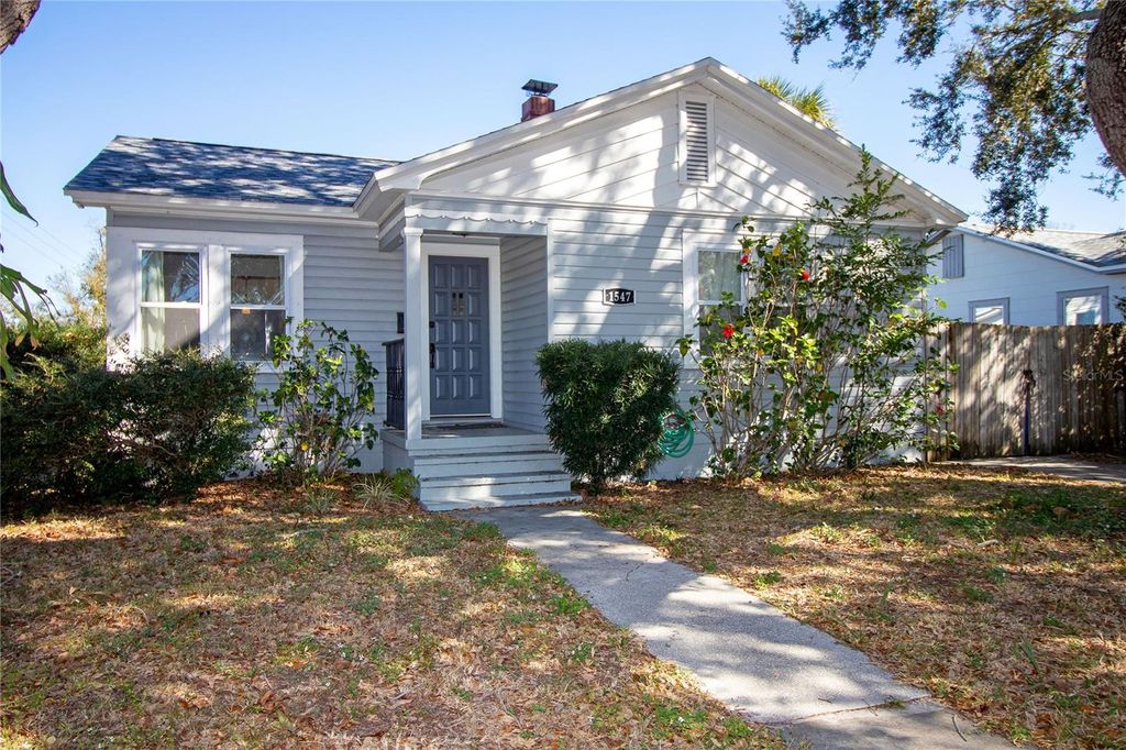 Photo of 1547 35th Avenue N, St Petersburg, FL 33704 (MLS # TB8480995)