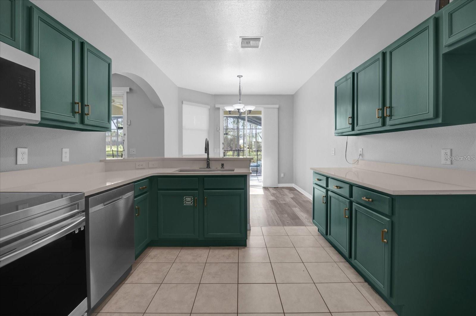 320 TUPELO CIRCLE