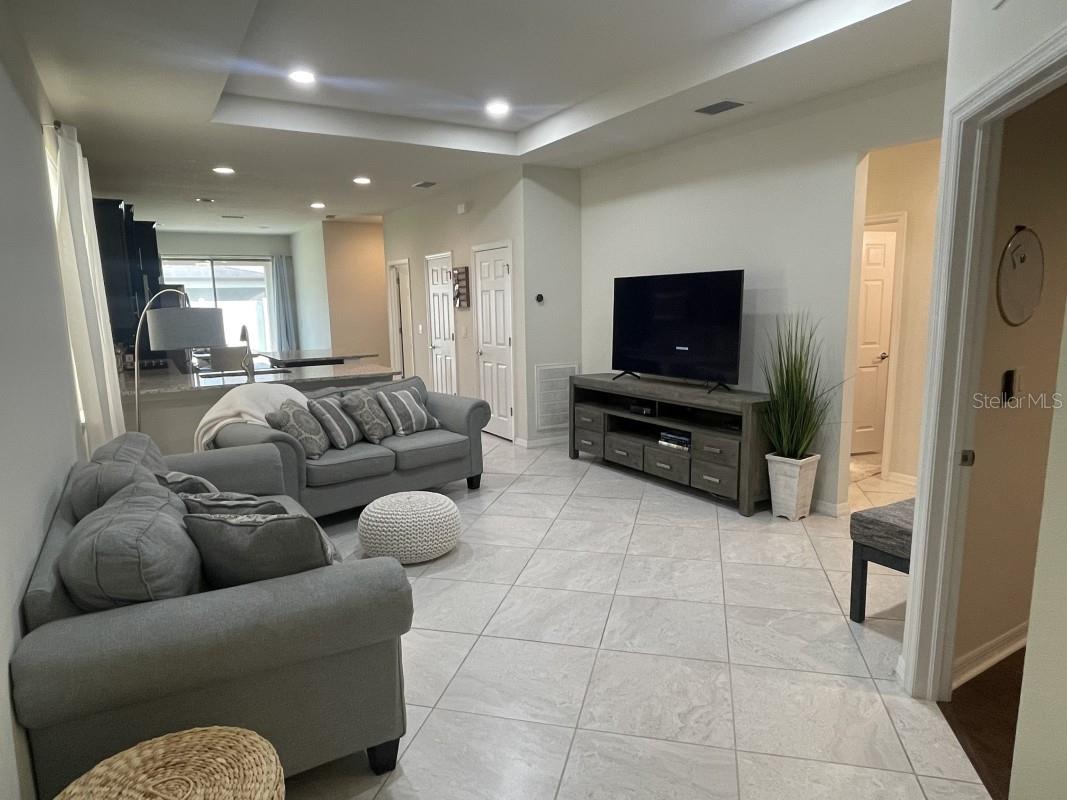 5225 FALLEN LEAF DRIVE