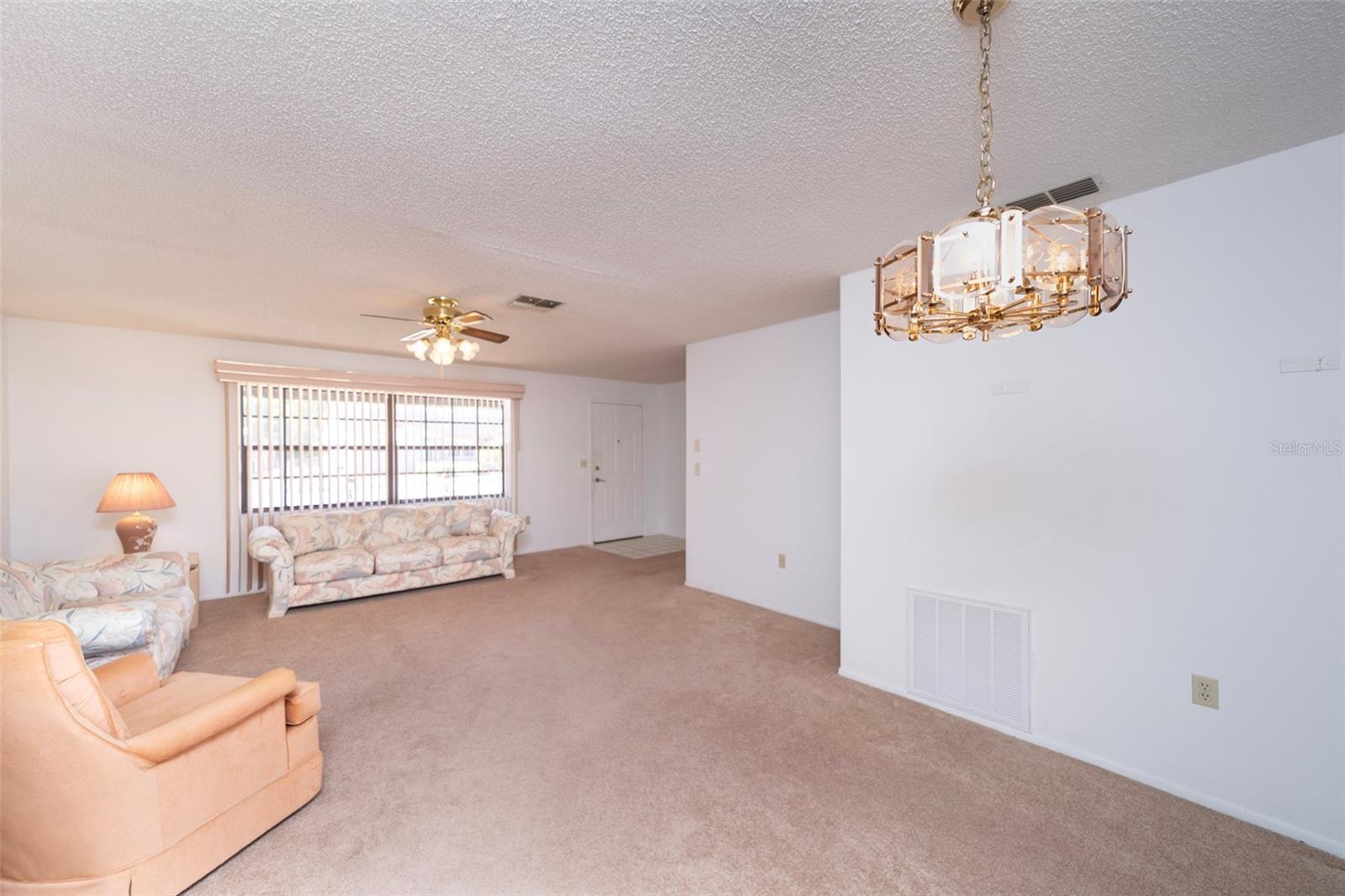 COLONIAL HILLS - Residential