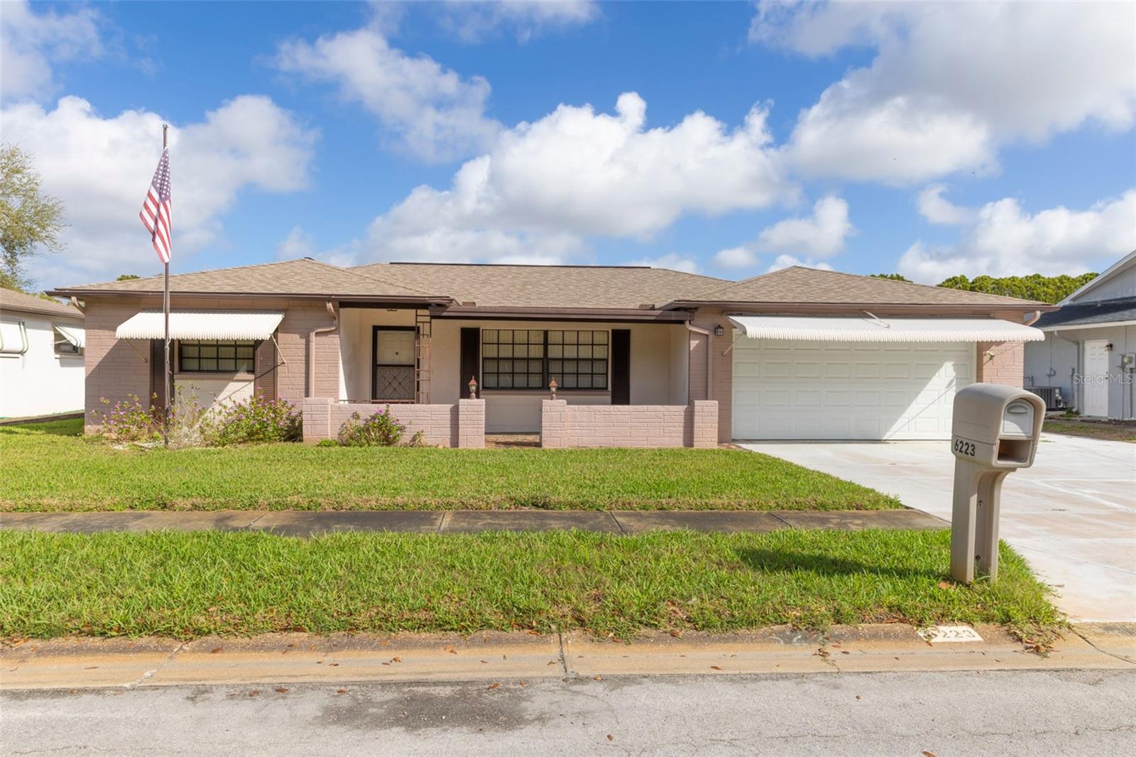 COLONIAL HILLS - Residential