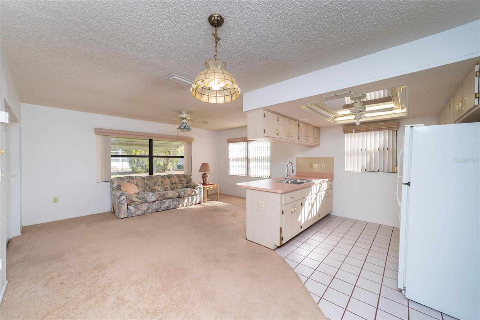 COLONIAL HILLS - Residential