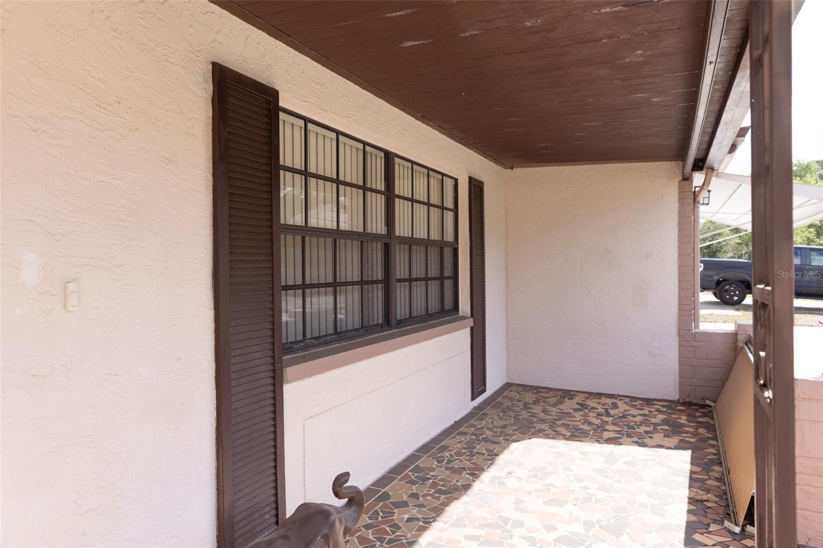 COLONIAL HILLS - Residential