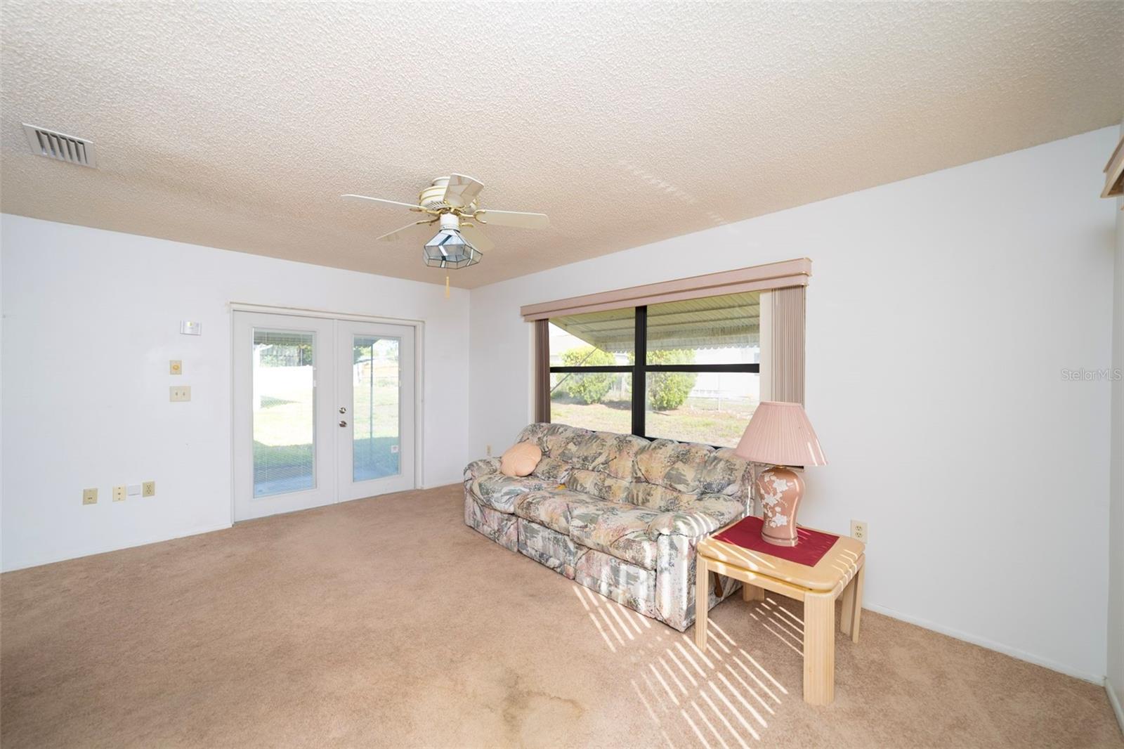 COLONIAL HILLS - Residential