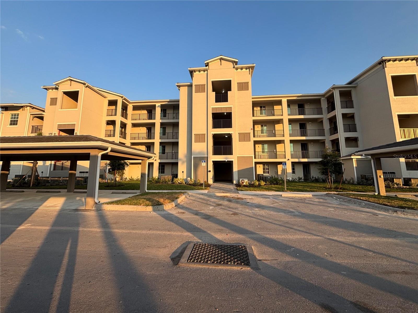 WELLEN PARK GOLF AND COUNTRY CLUB - Residential